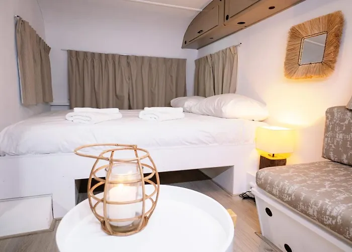 Outside 2* Amsterdam