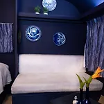 Otel Outside 2*