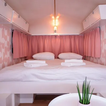 Outside מלון אמסטרדם