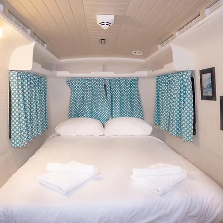 Outside מלון אמסטרדם