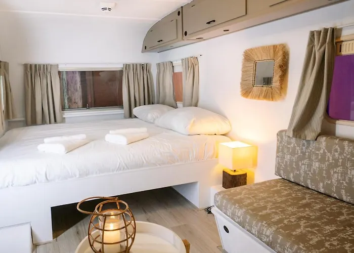 Outside 2* אמסטרדם