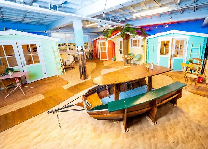 Outside אמסטרדם