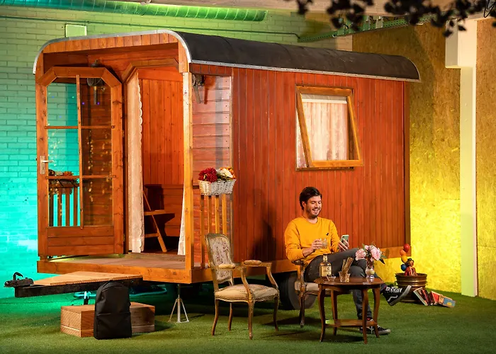 Outside מלון אמסטרדם